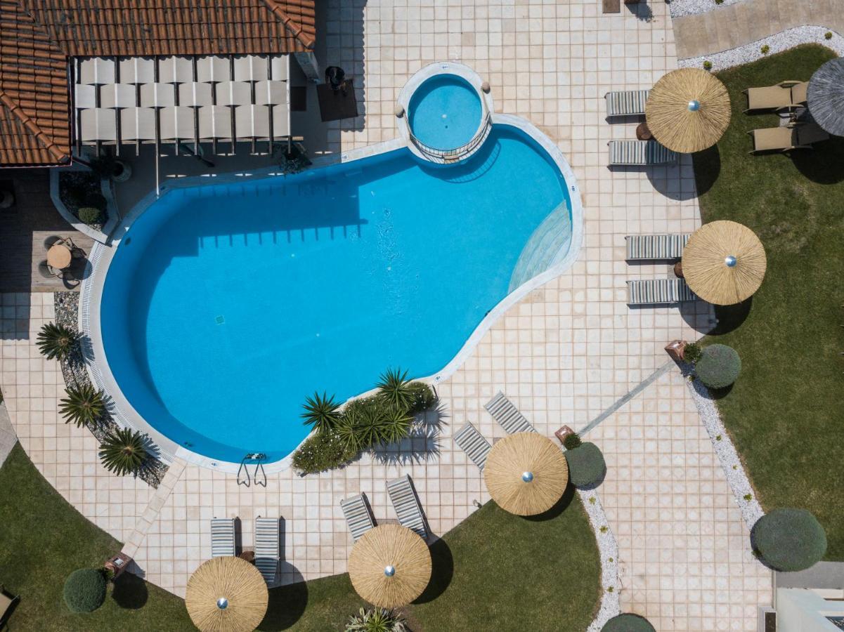 Country Inn Kallithea  エクステリア 写真