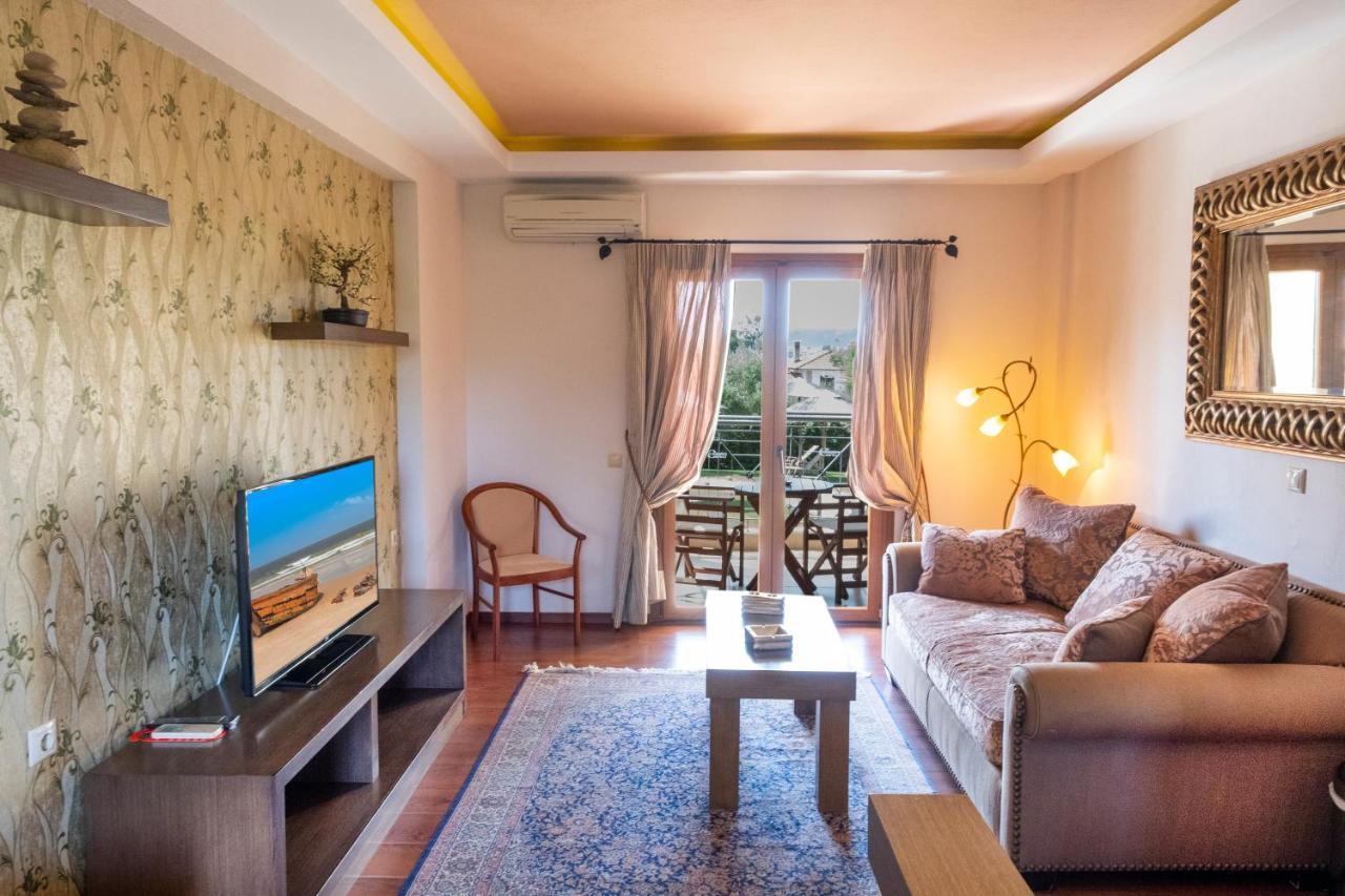 Country Inn Kallithea  エクステリア 写真