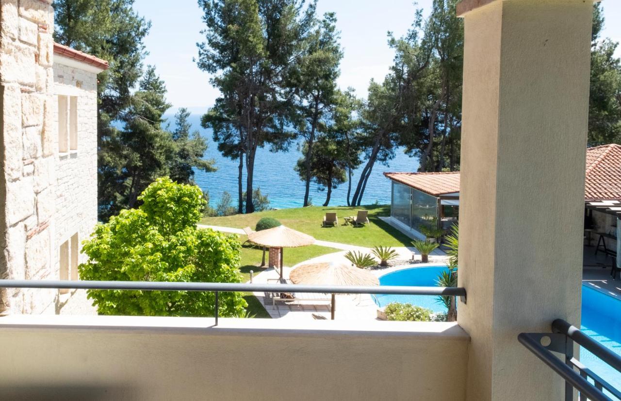 Country Inn Kallithea  エクステリア 写真
