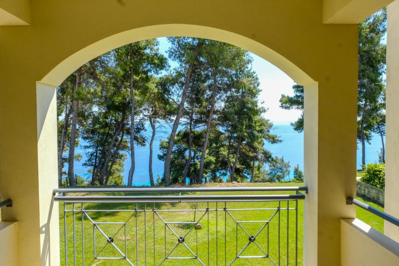 Country Inn Kallithea  エクステリア 写真