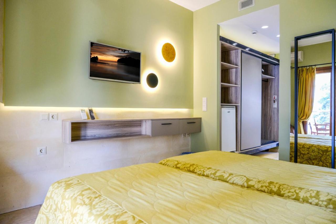 Country Inn Kallithea  エクステリア 写真
