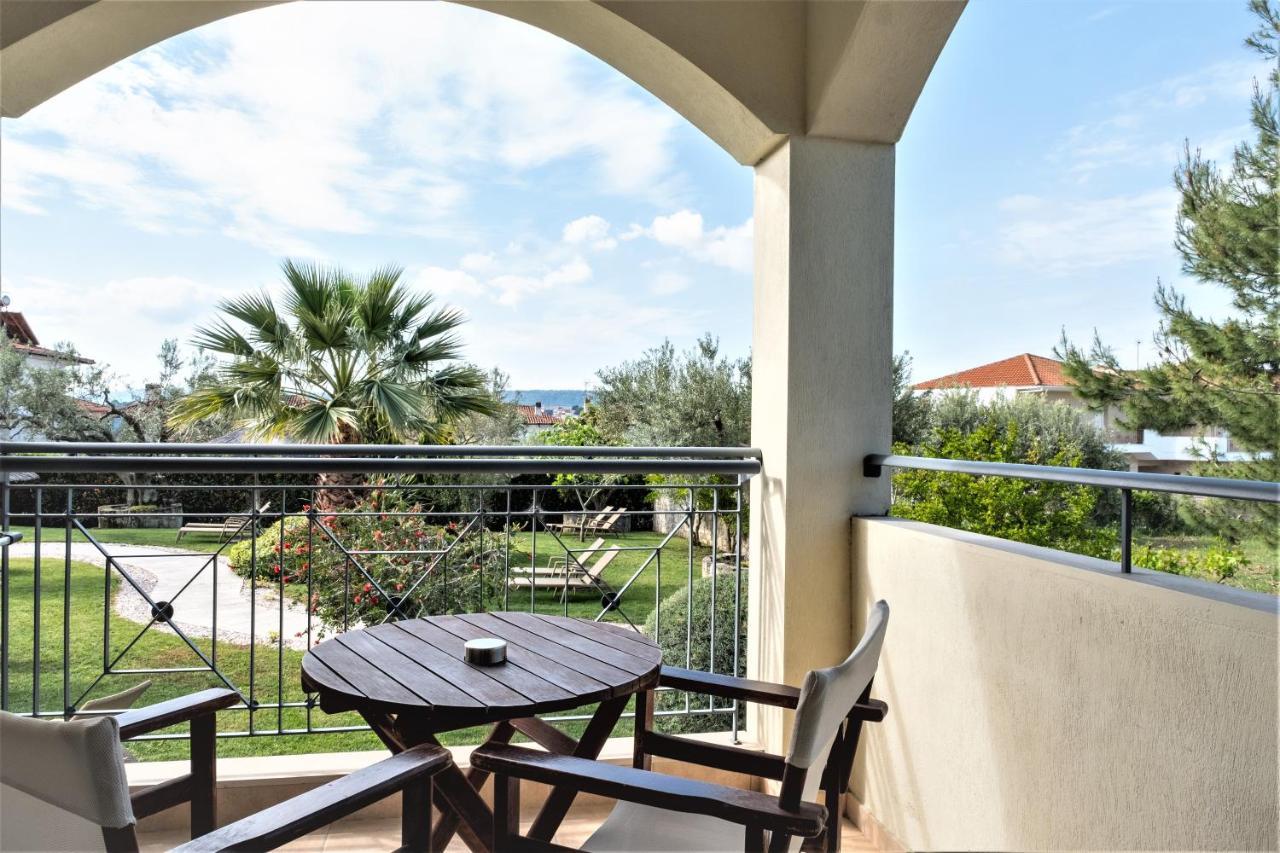 Country Inn Kallithea  エクステリア 写真