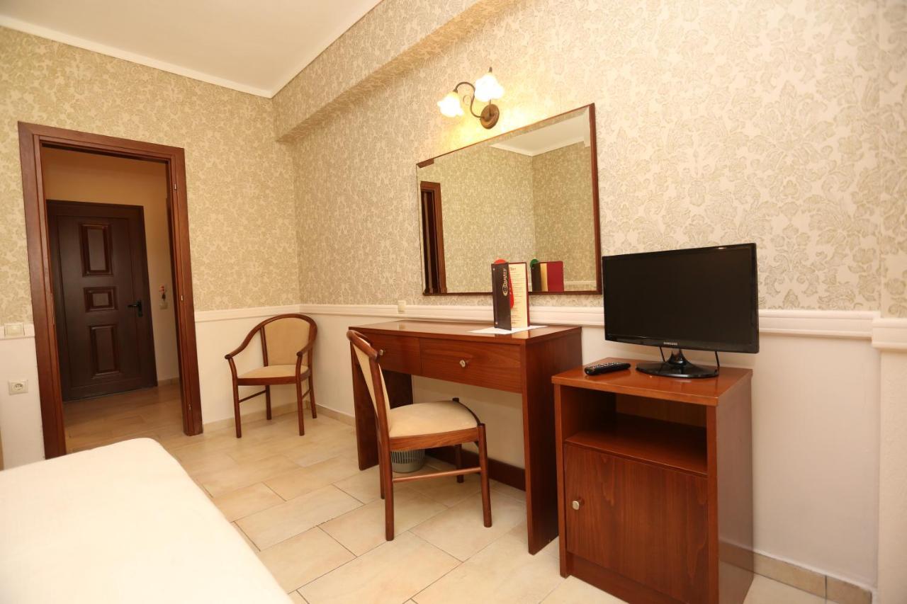 Country Inn Kallithea  エクステリア 写真