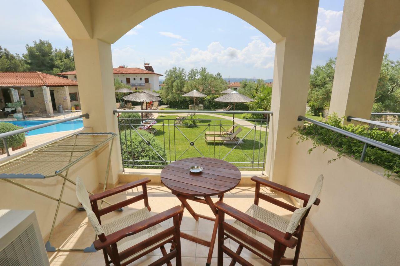 Country Inn Kallithea  エクステリア 写真